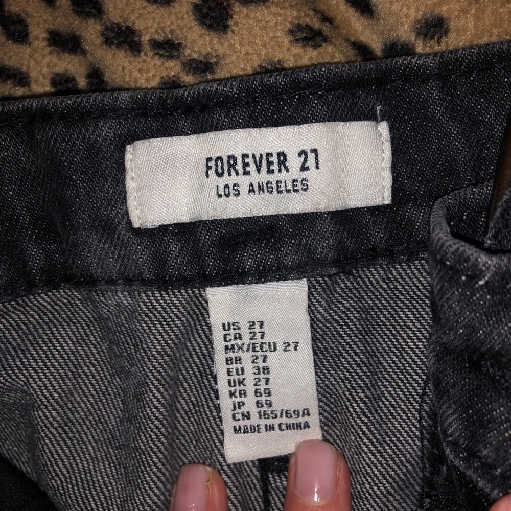 Super cute boyfriend buckle jeans